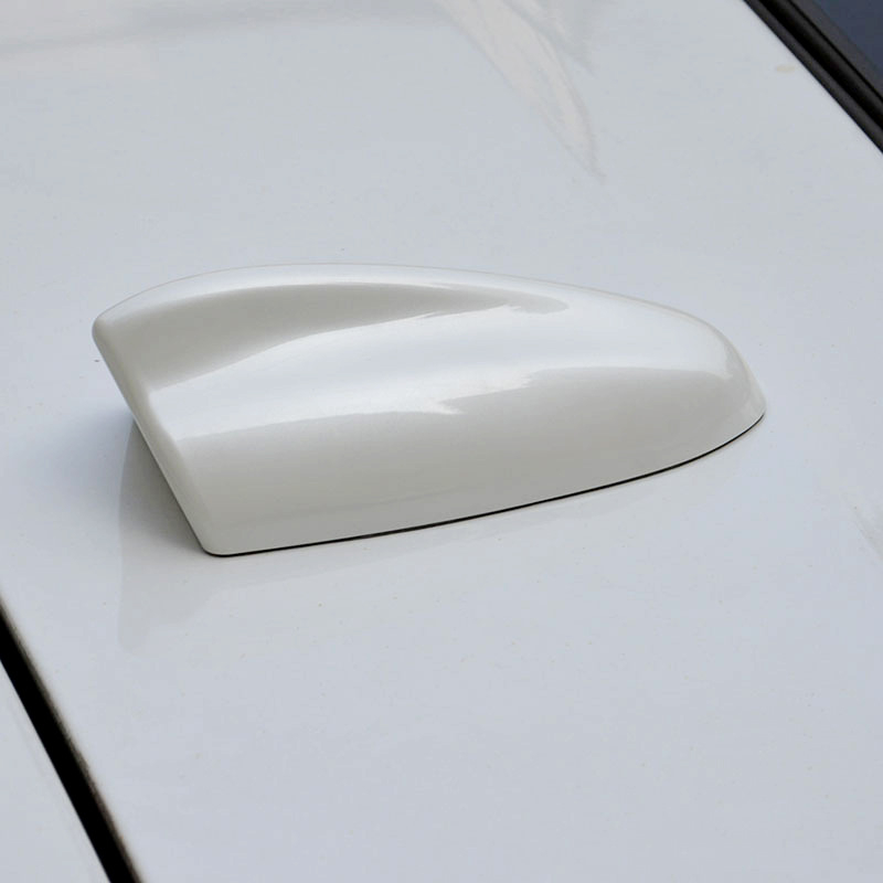 Auto radio antena s ljepilnim montažom, oblik shark fin, kompatibilna s većinom automobila, vijek trajanja 20000