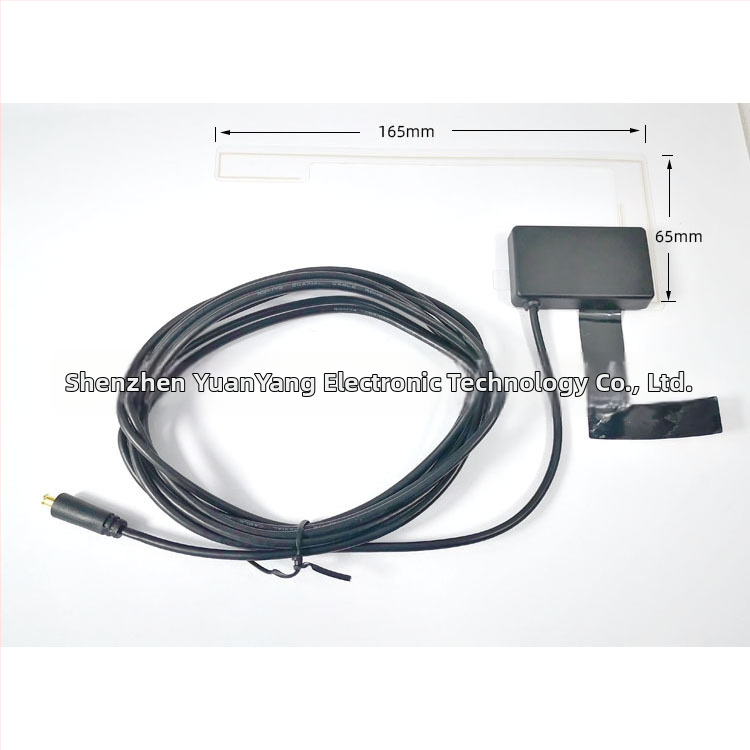 Automobiļu DAB/FM/AM digitālā radio antena — Frekvenču diapazons: 174–240 / 1452–1492 MHz; Ieguvums: 15 dB ±3 dB; L‑Band ieguvums: 18 dB ±3 dB; Izvades pretestība: 50 Ω; SWR ≤ 2