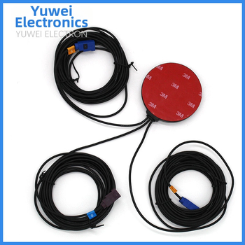 Autóba szerelt 3‑in‑1 GSM/FM/GPS antenna – Nyereség 8–15 dBi; Frekvenciatartomány 1800; Impedancia 75 Ω; SWR ≤ 2.0