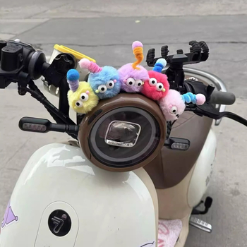 Ornament auto 3D din pluș cu monstru drăguț – stil cartoon, talisman norocos