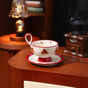 Ceașcă de cafea cu farfurioară, model cu flori, stil creativ, 0,7 kg, ambalaj într-o cutie de carton