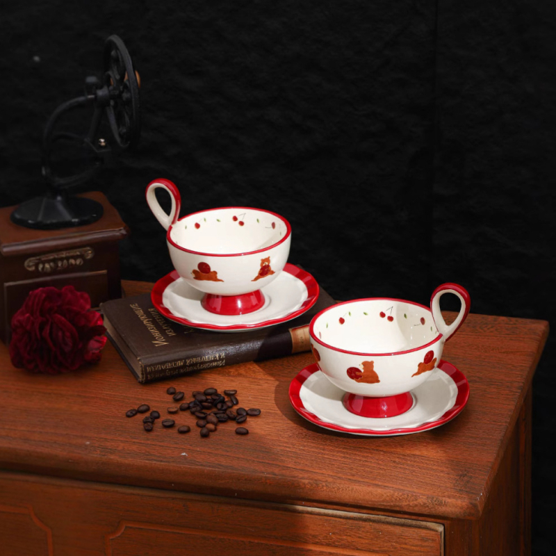 Ceașcă de cafea cu farfurioară, model cu flori, stil creativ, 0,7 kg, ambalaj într-o cutie de carton