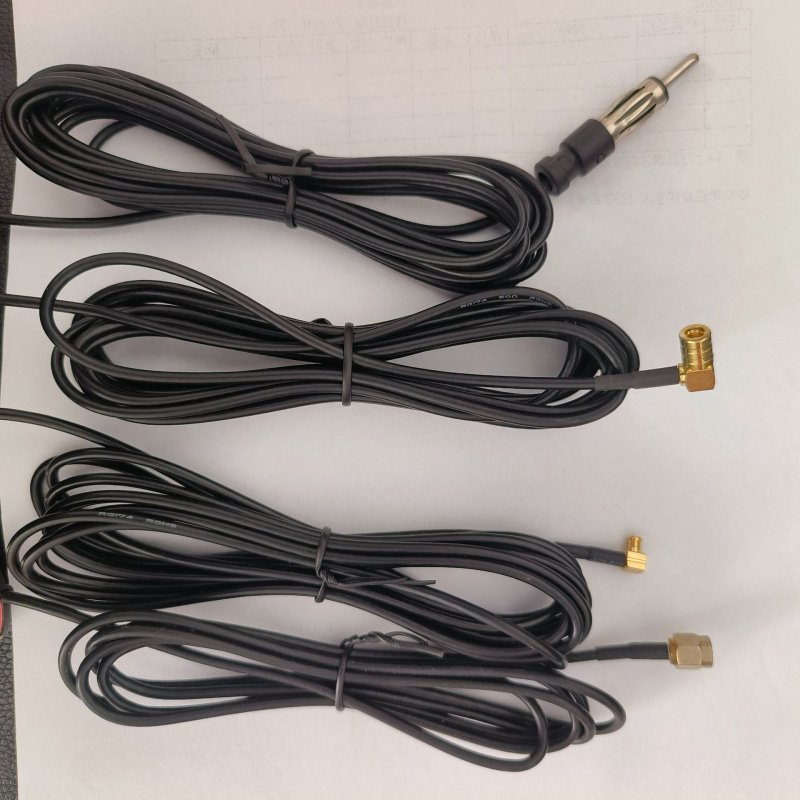 Automobilová patch anténa s vysokým ziskom, vonkajšia pre 4G/GSM/Bluetooth/Wi‑Fi/FM; dĺžka kábla 3 m/5 m/10 m/prispôsobená