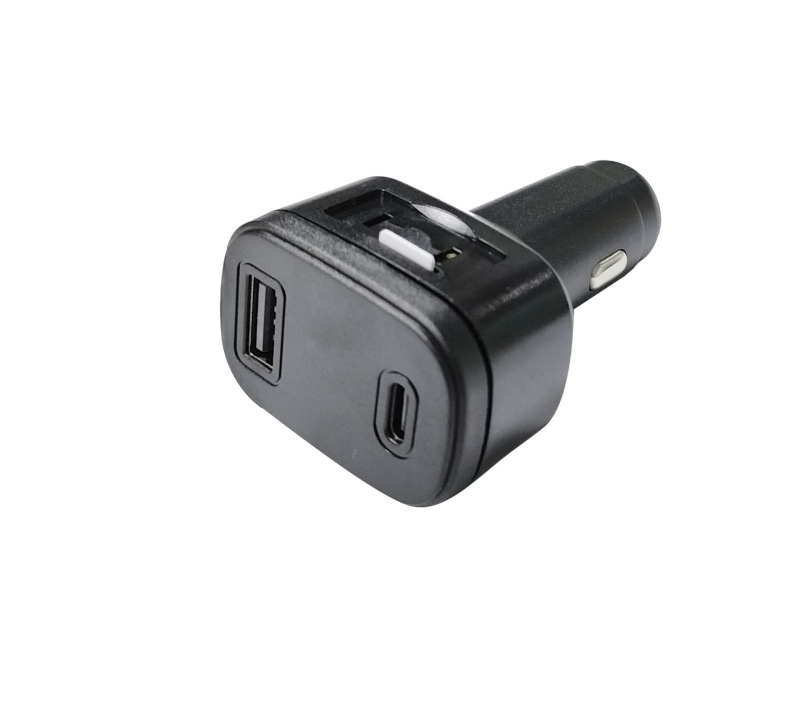 GPS autólokátor, G03 modell, ABS+PC ház, GPS pontosság ≤10 m, riasztások: áramszünet, kerítés, gyorshajtás, akkumulátor élettartam 6 óra.