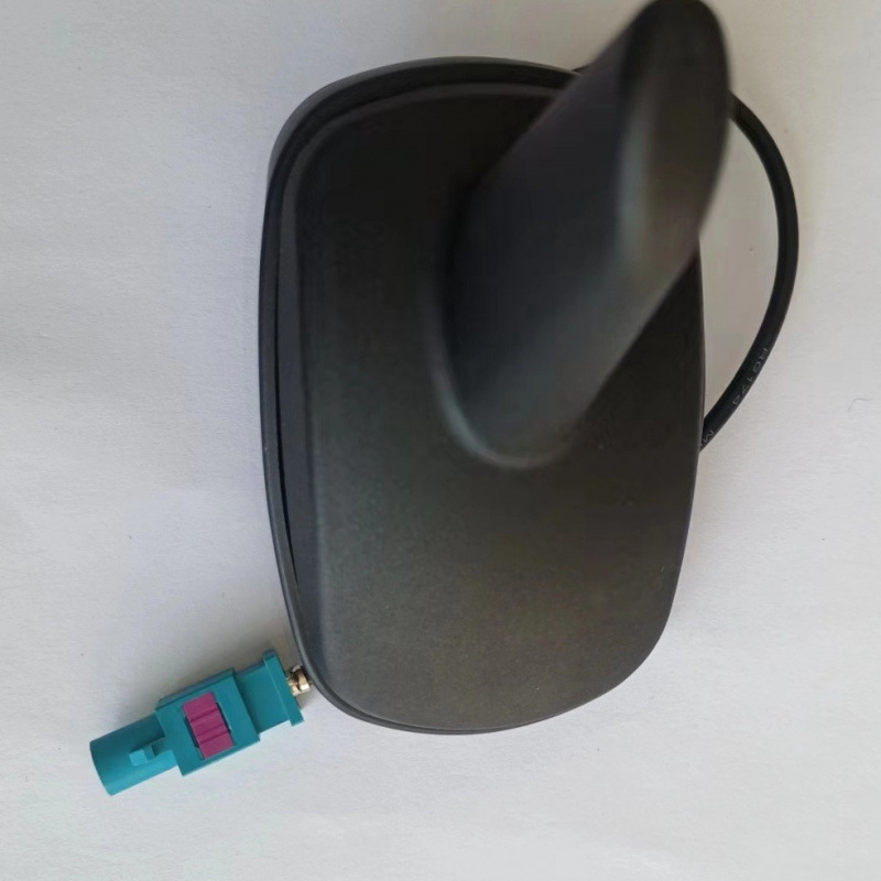 Universális autórádió antenna, felszívó tetőre szerelhető, FM/AM jel erősítés