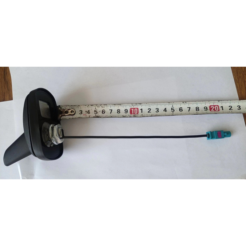 Universális autórádió antenna, felszívó tetőre szerelhető, FM/AM jel erősítés