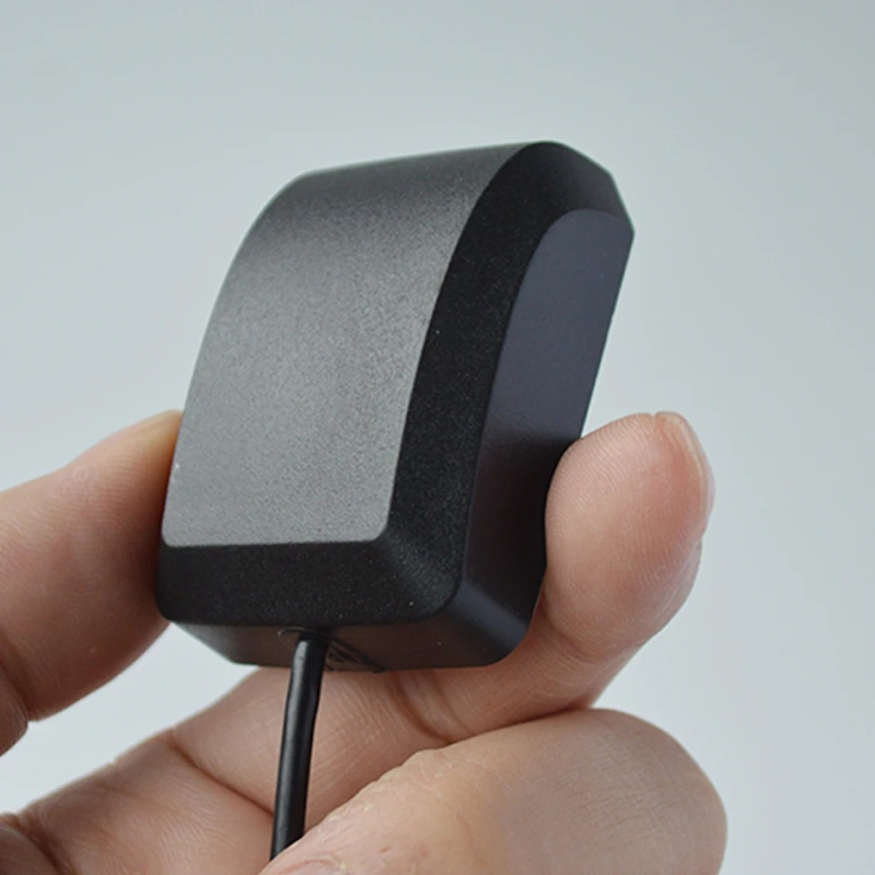 Antena GPS pentru vehicul cu conector SMA, montaj filet, compatibil universal