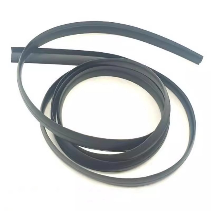 Etanșare colector ploaie parbriz față Mercedes-Benz și capac inferior din plastic pentru ștergător; rezistență la îmbătrânire, protecție UV, rezistență la ozon, rezistență chimică la acizi slabi și baze