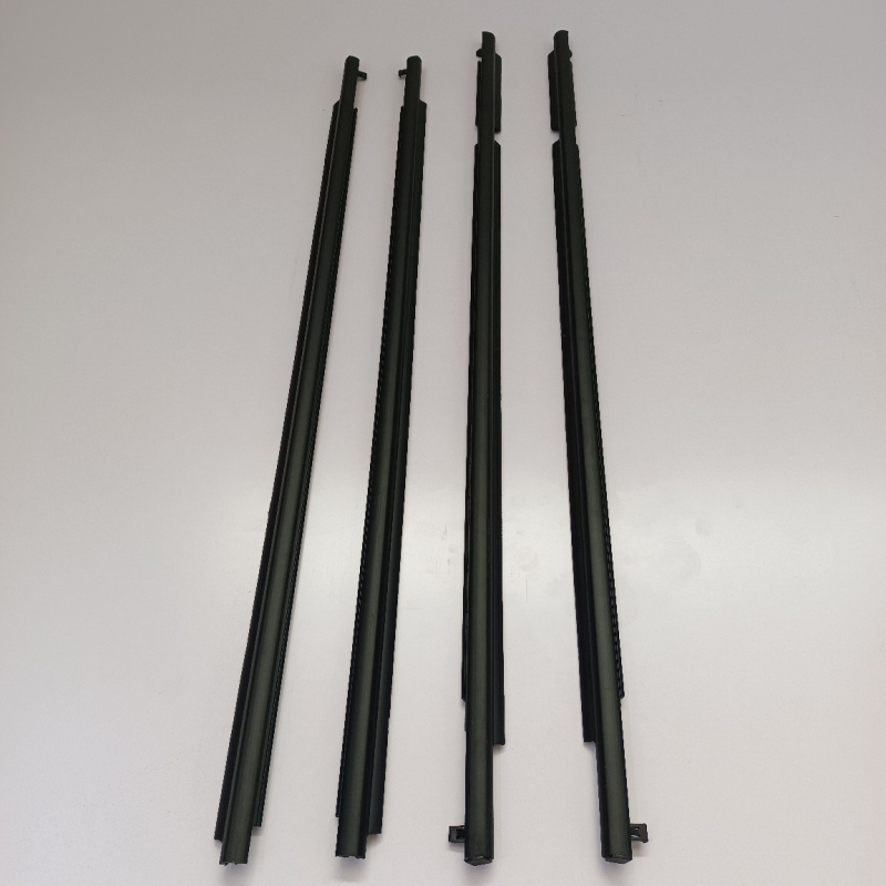 Brtveni trak za vanjsku rubu stakla Toyota RAV4 2009–2013