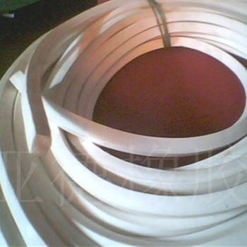 Gumijas blīvgumijums auto durvīm un bagāžas nodalījumam – ūdensnecaurlaidīgs, laikapstākļu izturīgs, putekļu izturīgs; temperatūras diapazons -60°C līdz 150°C