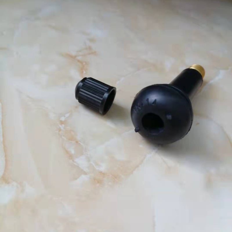 Tubeless szelep, réz, snap-on szerelés, szabványos mag, univerzális