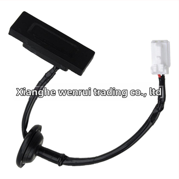 Aizmugures bagāžas vāka taustiņš Hyundai Accent Solaris | BFLC, detaļu numuri: 812601R000, 81260-1R000 | Atvēršanas veids: taustiņš