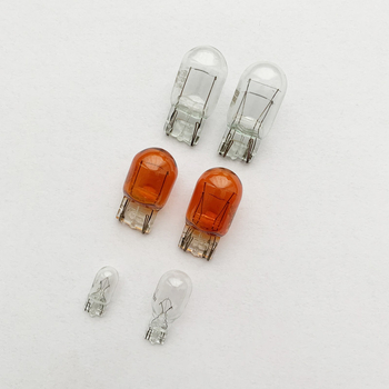 Автомобилна халогенна крушка, 12V, T10/T15/T20, 5000 lm; спирачна светлина, индикатор за посока, задно осветление и светлина на регистрационния номер