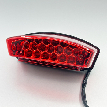 RS0032 LED stražnje svjetlo za ATV i motocikle — ABS kućište, 12V, 2W, LED izvor