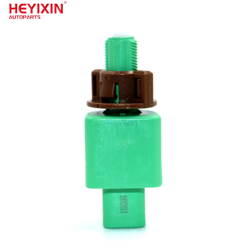 Féklámpa kapcsoló Toyota Camry, RAV4 és Land Cruiser Prado számára - Modell 84340-69075, Márka Heyixin