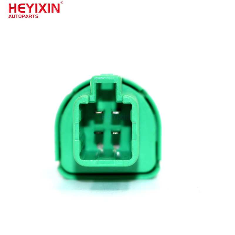 Féklámpa kapcsoló Toyota Camry, RAV4 és Land Cruiser Prado számára - Modell 84340-69075, Márka Heyixin