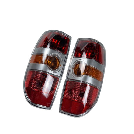 Mazda BT-50 2006-2008 hátsó lámpa készlet: féklámpa, tolatólámpa és hátsó jelzőfény