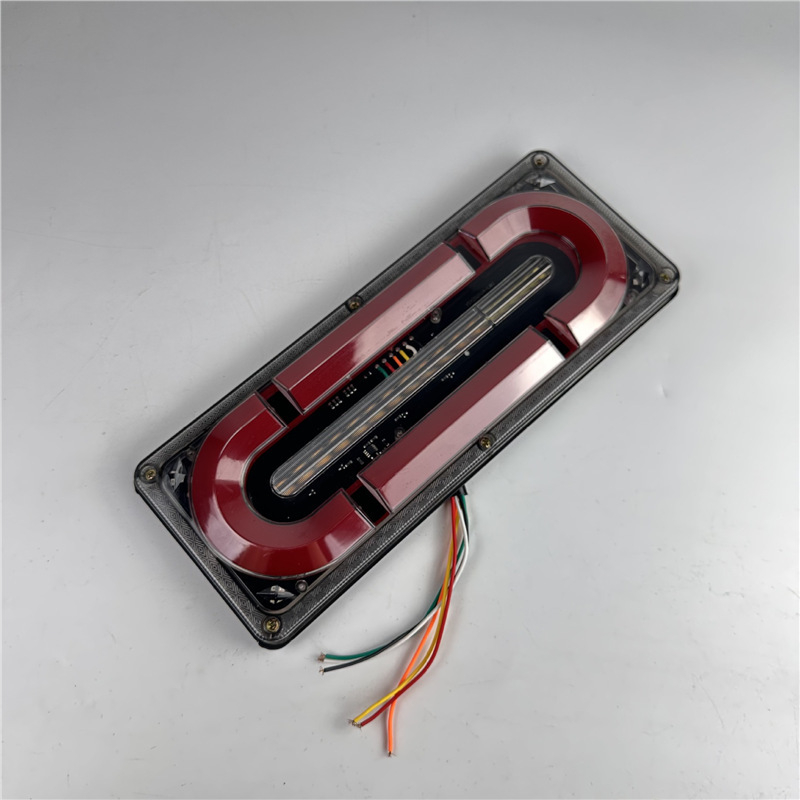 LED stražnje svjetlo za kamion – 24V, 300 lm, 2800K