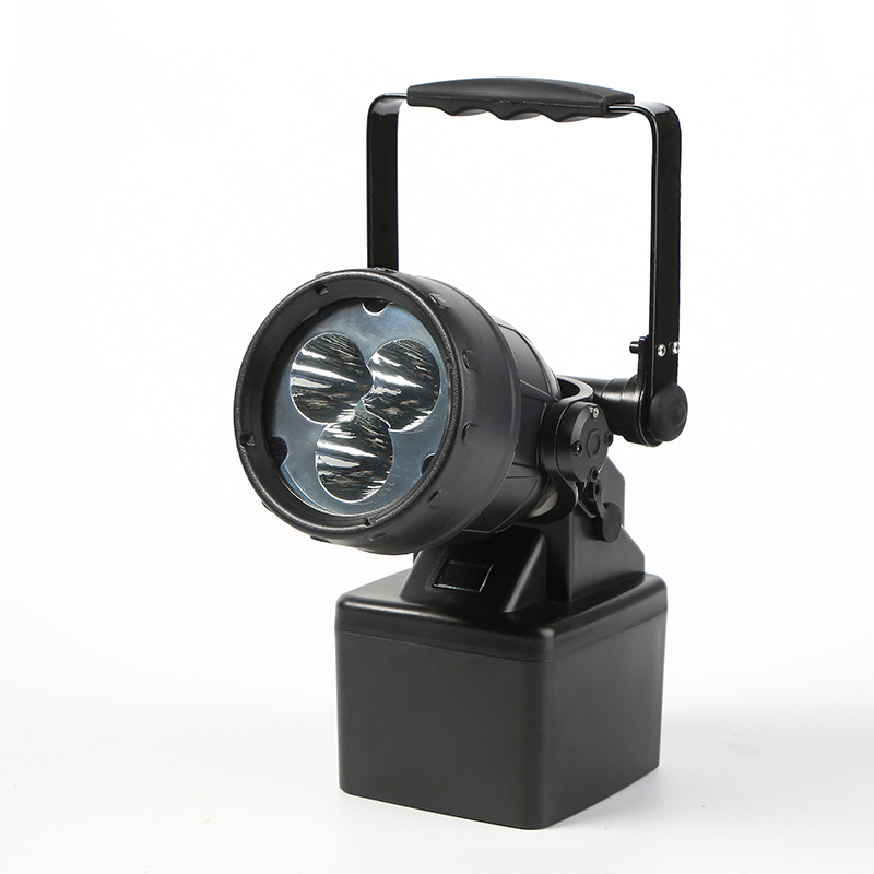 Prijenosna višenamjenska LED radna svjetiljka s magnetskom osnovom, tijelo od aluminijske legure, LED 3x3W, 360° okret, domet 200–500 m