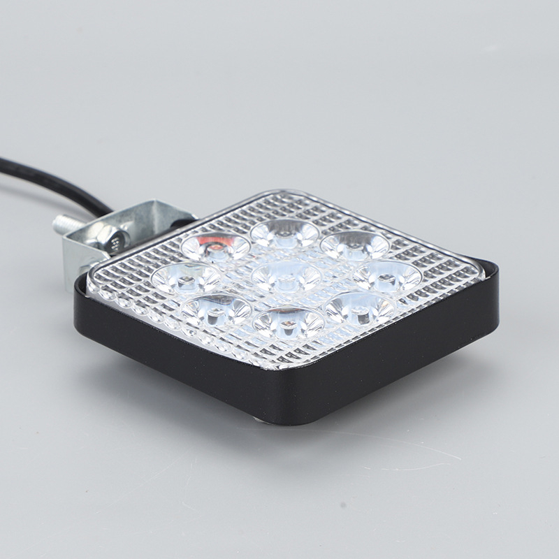 Lumină LED de lucru auto - mini pătrată, 27W, 9-36V, 8000 lm, 6000K, corp din aluminiu