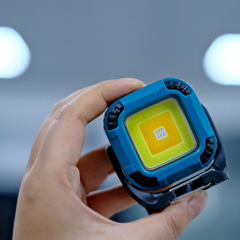 Mikro ārējā kempinga darba luktura ar grozāmu COB LED galvu, IP65, 800 lm, 180° regulējams leņķis, 1/4" stiprinājums