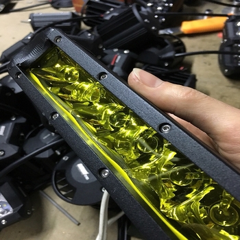 LED csík motorkerékpárhoz és terepjáró járművekhez tetőre irányuló fény, 30W, 12-30V, élettartam 50 000 óra, PMMA tükrös alumíniumötvözet, LED fényforrás