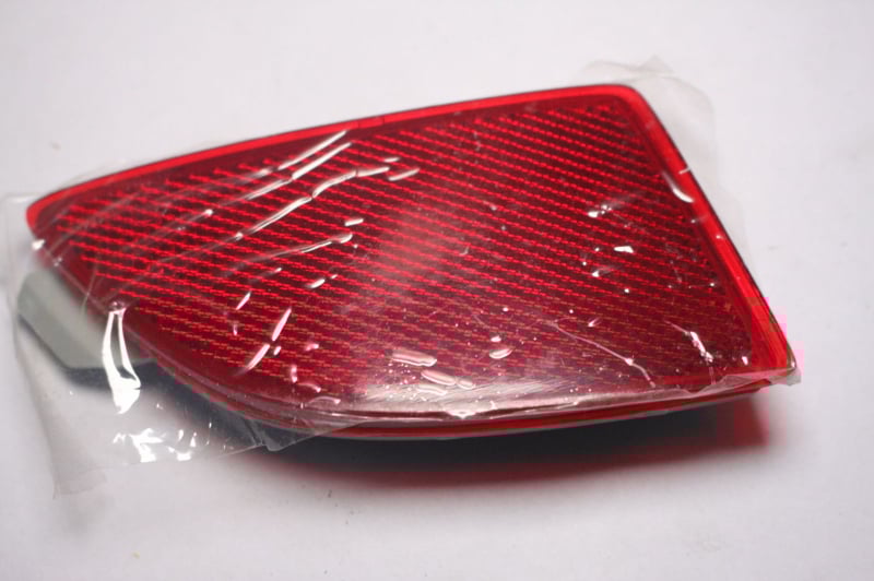 VOUVOU BKC4-51-5L0 Mazda Axela 2-ajtós hatchbackhez hátsó lökhárító lámpa - 40W