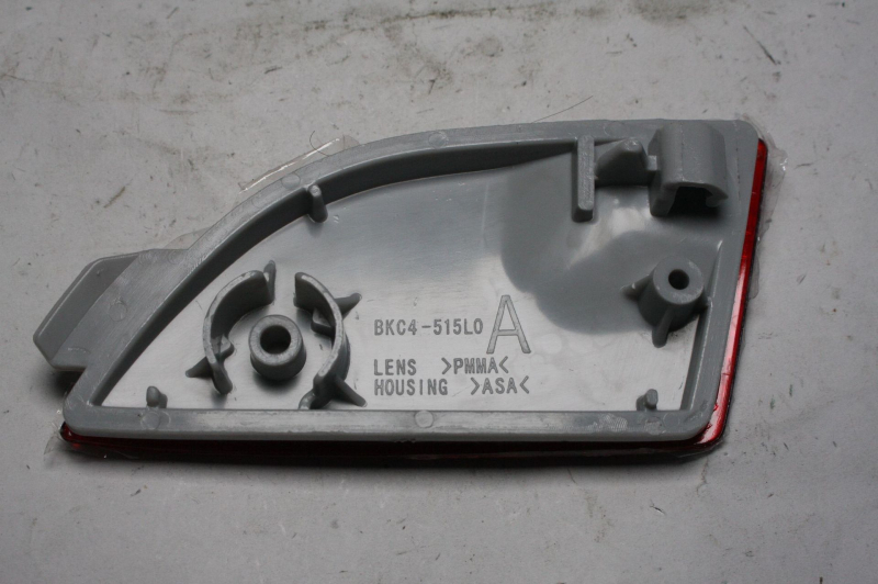 VOUVOU BKC4-51-5L0 Mazda Axela 2-ajtós hatchbackhez hátsó lökhárító lámpa - 40W