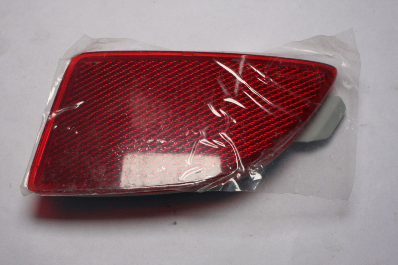 VOUVOU BKC4-51-5L0 Mazda Axela 2-ajtós hatchbackhez hátsó lökhárító lámpa - 40W