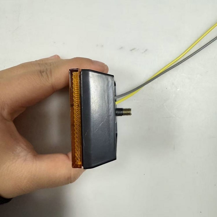 3-LED utánfutó kombinált oldalsó lámpa - szélességi fény, oldalsó fény, riasztó és jelzőfény, modell 003