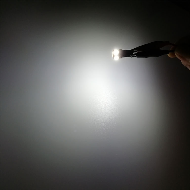 LED automobilna indikatorna lampica T10 3030 6SMD, široki raspon napona, konstantan tok