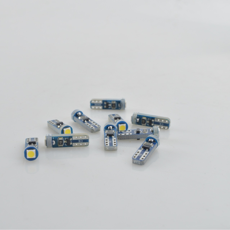 Hella autó LED lámpa 3030SMD, 12V, 1W, 100 lm, élettartam 30 000 h — rendszámtábla, belső tér, csomagtartó és ajtók megvilágítása