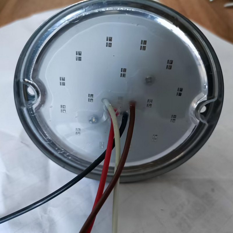 LED edge light HL-Q-007-5, 24V, 1,6W, vijek trajanja 5.000.000 h, pogodno za teška vozila i prikolice
