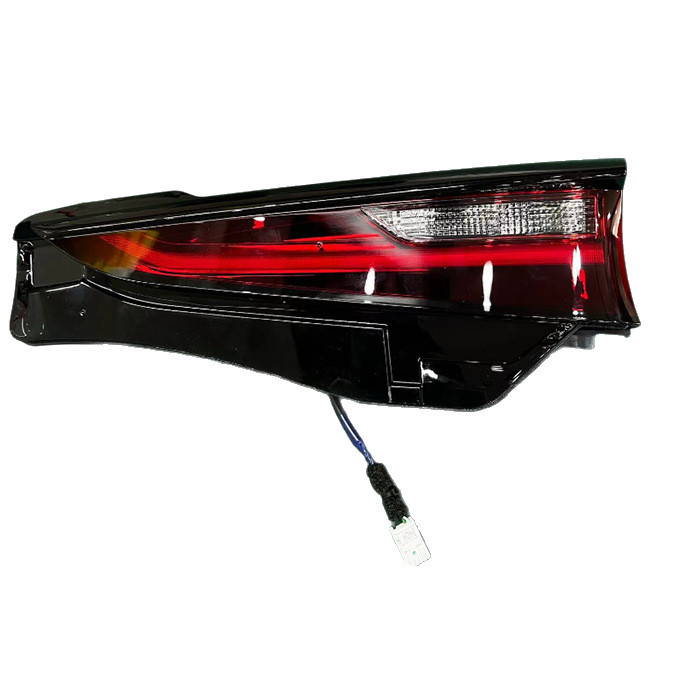 Mazda CX-30 unutarnje stražnje svjetlo, američka verzija, visoka konfiguracija, 2020–2025, uz svjetlo za vožnju unatrag i indikator širine, model Dfr7-513g0/513fo