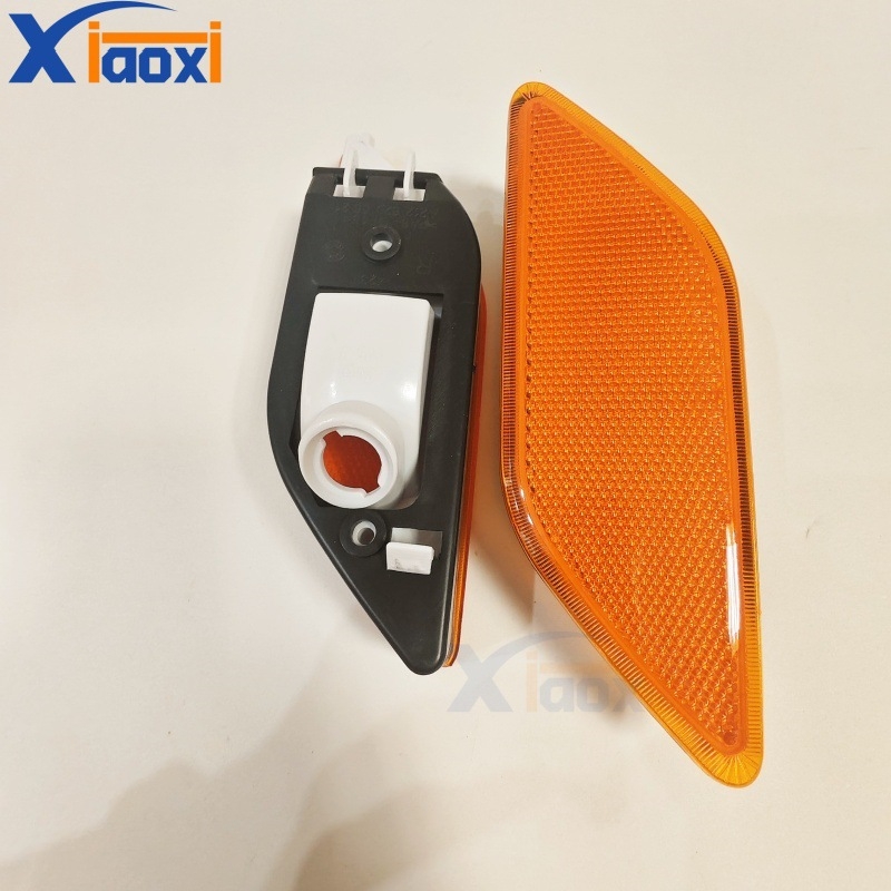 Mercedes-Benz E-Class W212 faruri laterale pentru bara față cu semnalizare și lumină de colț – stânga 2078200321, dreapta 2078200421 – PC