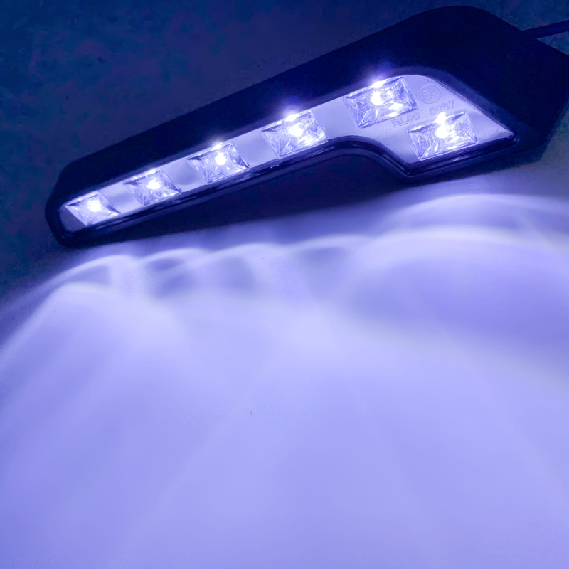 Automobilska LED dnevna svjetla, L oblika, 12V, 5W, akril, universalna