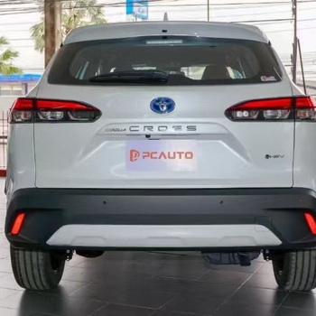 LED dnevna svjetla i pokazivači smjera za Toyota Corolla Cross 2021