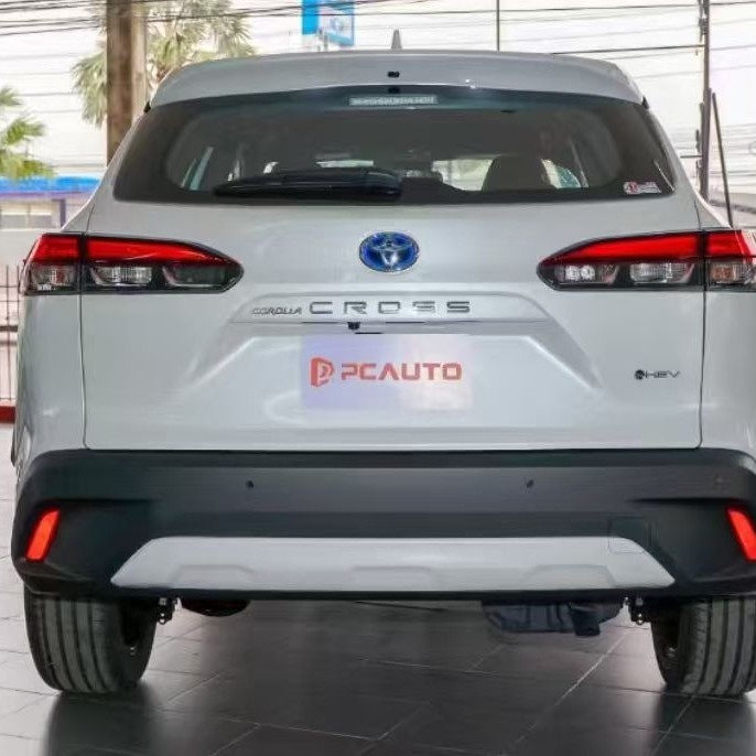 LED dnevna svjetla i pokazivači smjera za Toyota Corolla Cross 2021