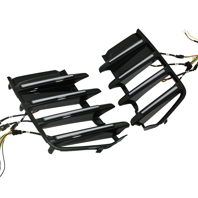 Prednji poklopac farova za Toyota Land Cruiser LC300 s LED dnevnim svjetlima i signalizacijom, ABS, 12V, ugrađena instalacija