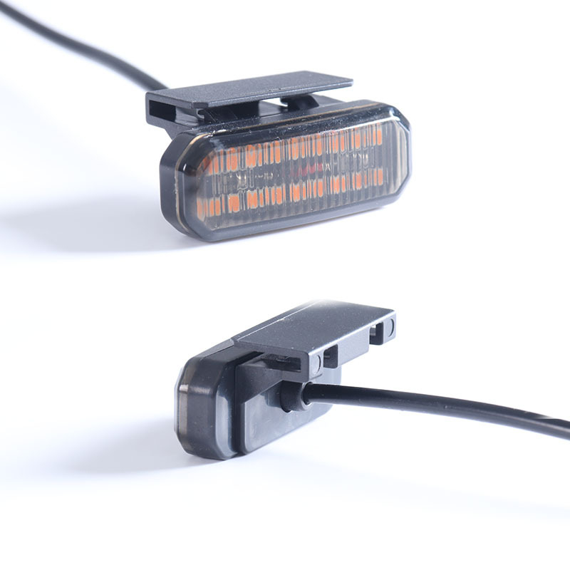 Univerzalna LED svjetiljka za rešetku s klipsama, 12V, za terenska vozila i pickupove (18 LED)