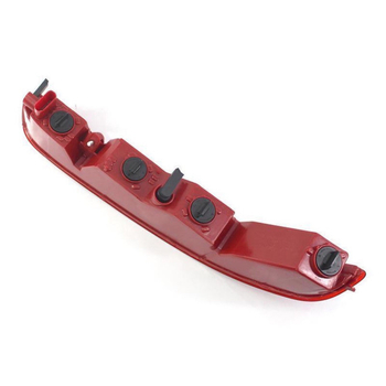 Lampă de spate pentru bara de protecție Audi Q3 2013-2015 – semnal de viraj, lumină de frână și lumină de marșarier; modelele 8U0945096/8U0945095; 12V