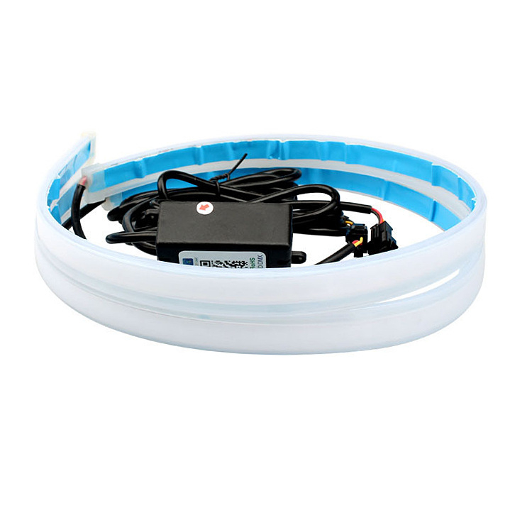 Lumină LED de zi pentru mașină – bandă flexibilă din silicon cu control prin aplicație și semnal de viraj, 12V, IP65, 1500 lm