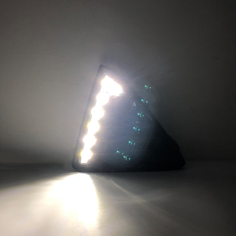 Ford Focus 12-14 nappali menetjelző lámpák, 12V, 12W, ABS+PC váz, élettartam >10 000 óra, kompatibilis a Focus 12-14 modelllekkel