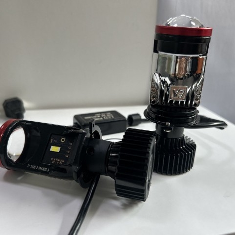 Y7D-H4 LED far automobila s integriranim visokim i niskim snopom — 55W, 12–24V, 5000–8000 lm, avionski aluminij