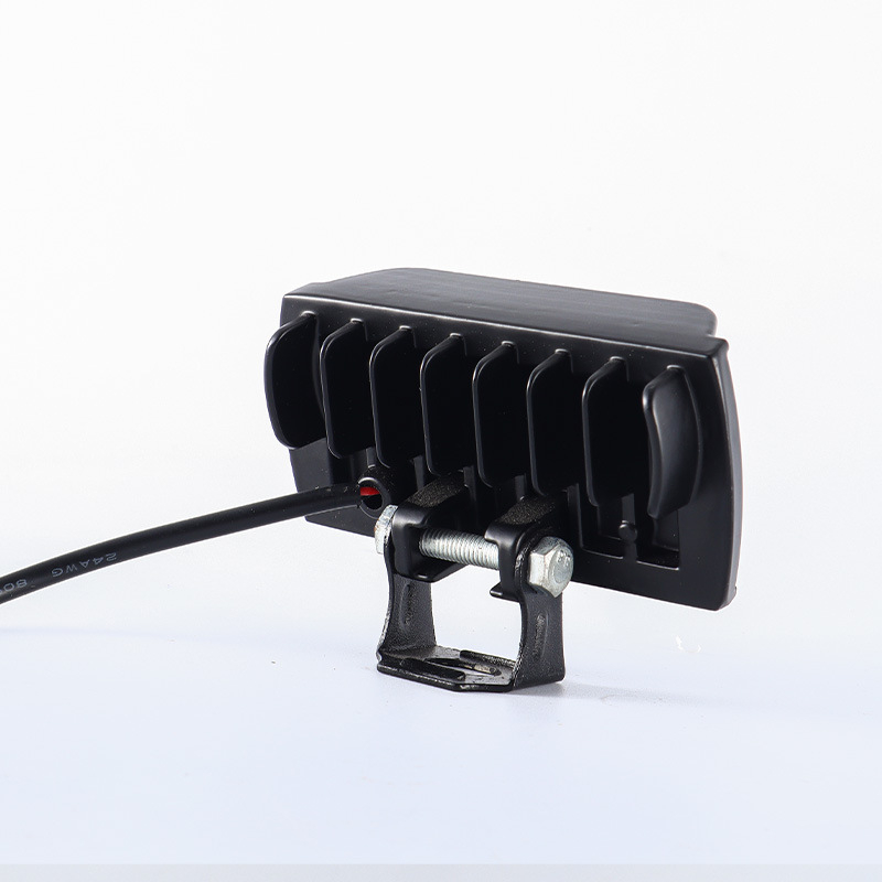 Φανάρι LED για μοτοσικλέτα με κοντό φακό τριών όψεων και δύο LED, 12W, 8–60V, αλουμινένιο περίβλημα