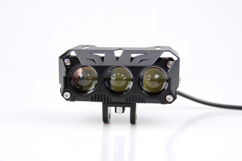 LED reflektor za motocikl s integriranim visokim i niskim snopom, leća, IP68, 2000 lm, 20 W, aluminij