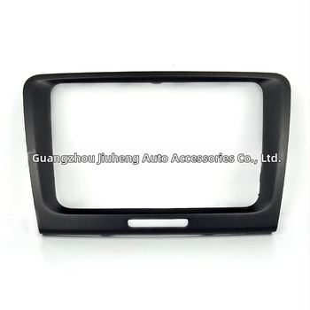 Fascia panel pre autórádiu Skoda Superb 2009-2014 – dvojité DIN, plast, audio/video navigácia