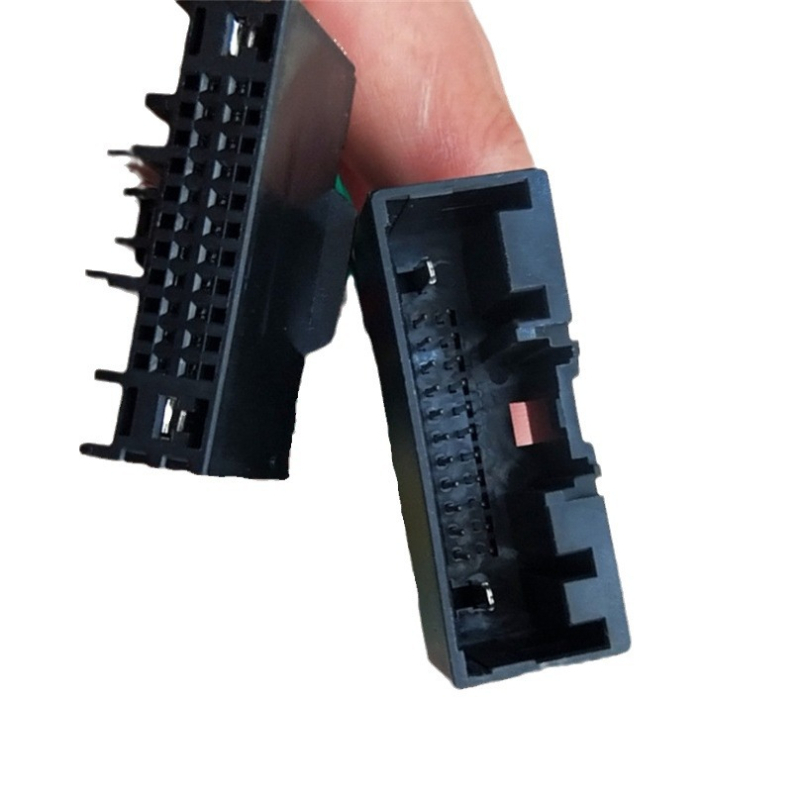 Cablu High-to-Low pentru radio factory Ford Focus 2011-2018 cu subwoofer — 12V, 50W, PVC, Greutate 20