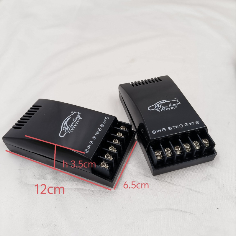 Διπλός διαχωριστής συχνοτήτων ήχου αυτοκινήτου (Μοντέλο 668, 12V, Βάρος 0,1 kg, Υλικά: ηλεκτρονικά + πλαστικό)