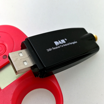 USB DAB digitalni radio prijemnik za Android navigaciju u automobilu — USB sučelje, 5V napajanje, APK kontrola, dodirna kontrola
